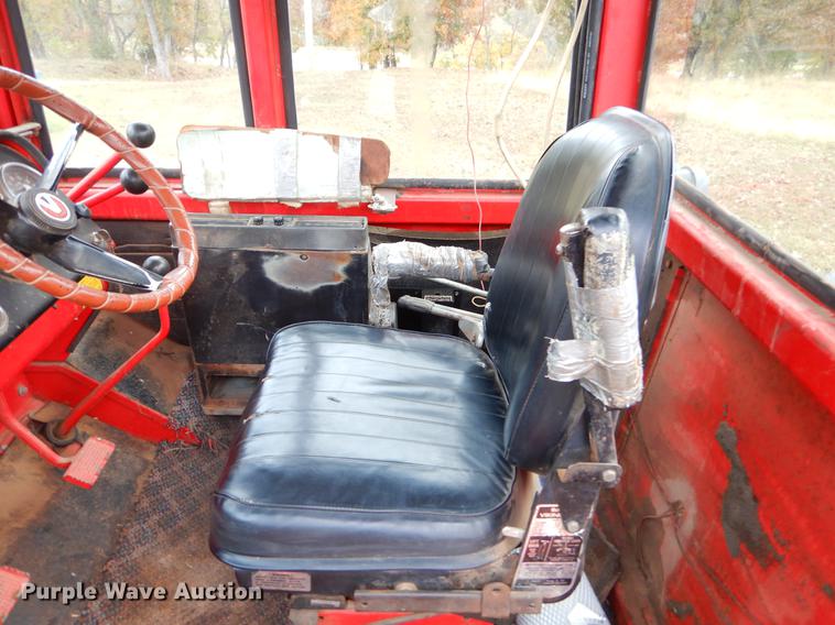 image for item EW9576 1975 Versatile 800 4WD tractor