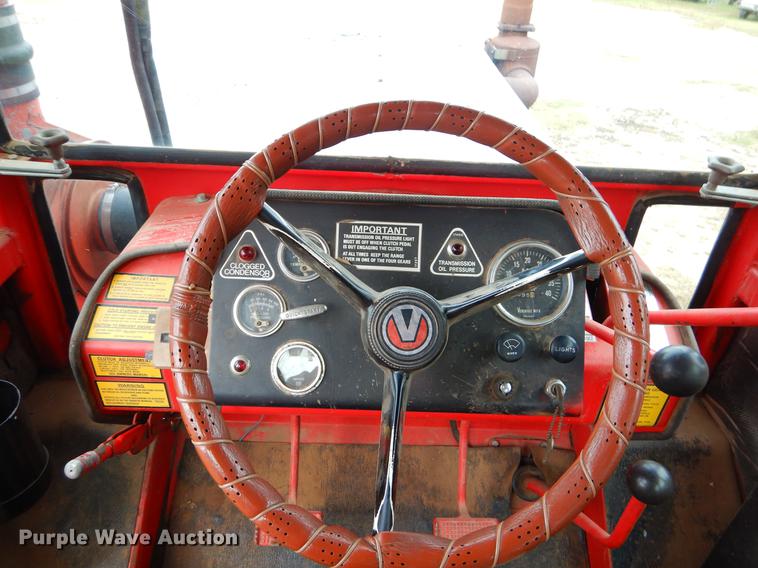 image for item EW9576 1975 Versatile 800 4WD tractor