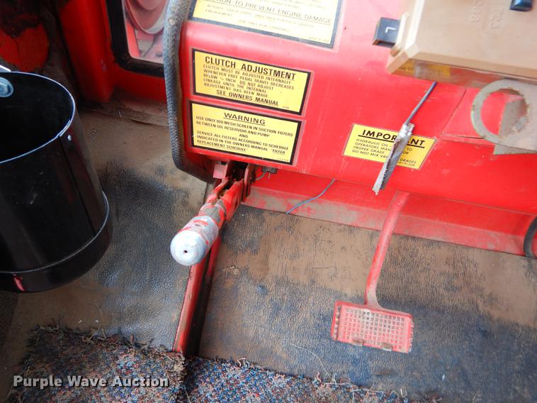 image for item EW9576 1975 Versatile 800 4WD tractor