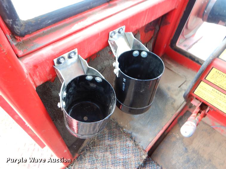 image for item EW9576 1975 Versatile 800 4WD tractor