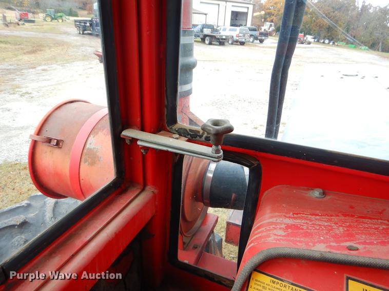 image for item EW9576 1975 Versatile 800 4WD tractor