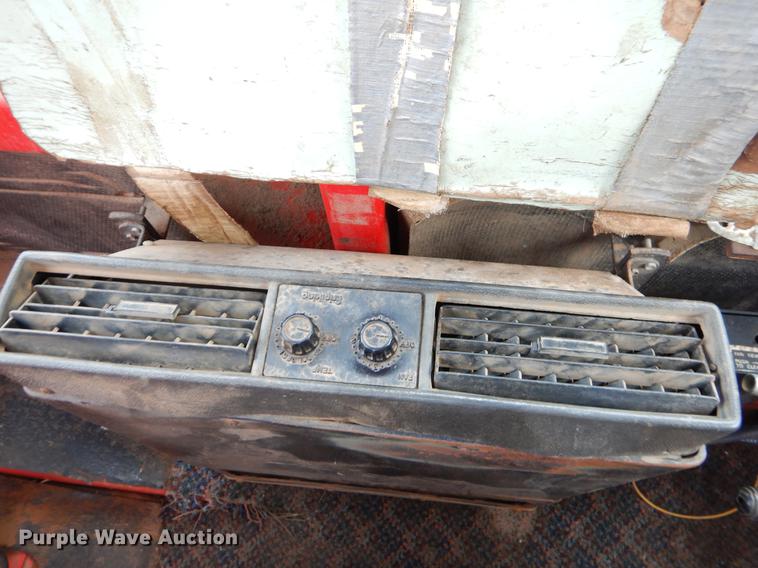 image for item EW9576 1975 Versatile 800 4WD tractor