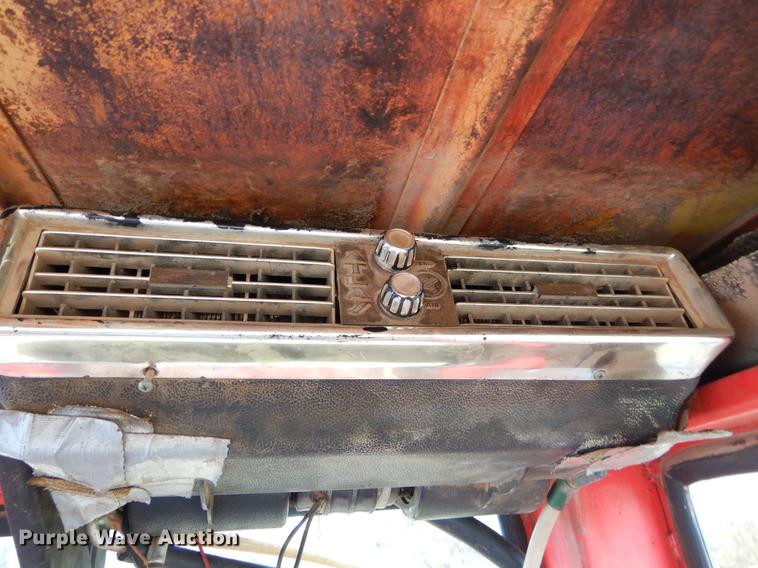 image for item EW9576 1975 Versatile 800 4WD tractor