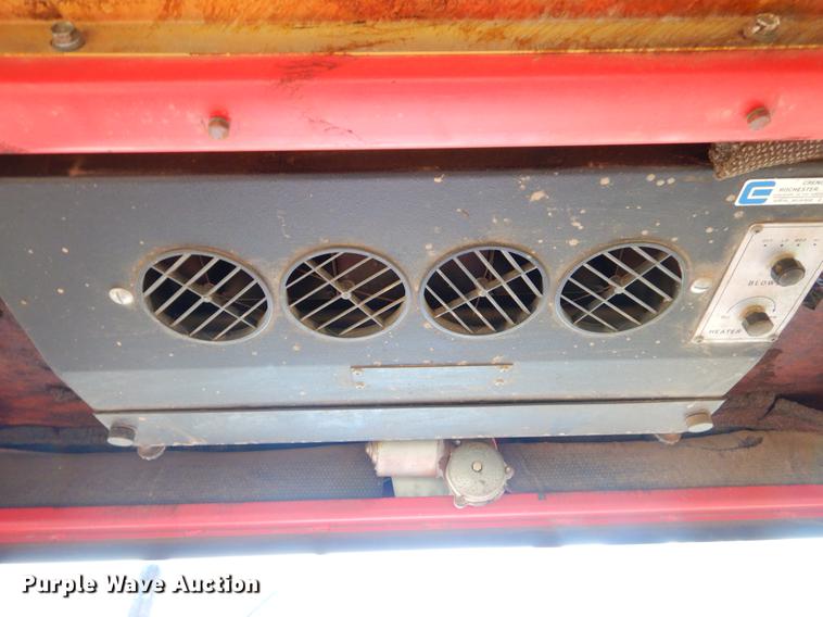 image for item EW9576 1975 Versatile 800 4WD tractor