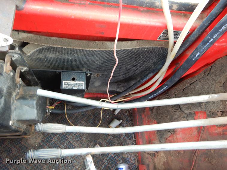 image for item EW9576 1975 Versatile 800 4WD tractor