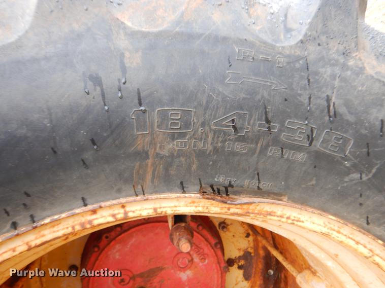 image for item EW9576 1975 Versatile 800 4WD tractor