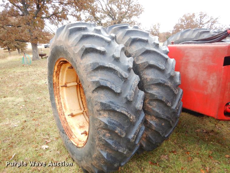 image for item EW9576 1975 Versatile 800 4WD tractor