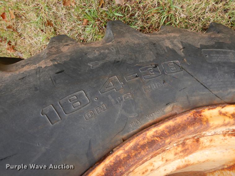 image for item EW9576 1975 Versatile 800 4WD tractor