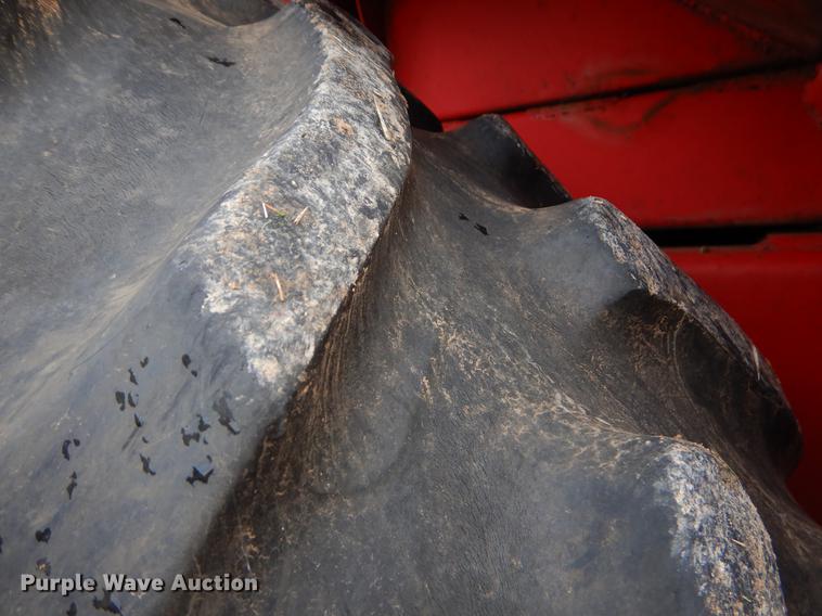 image for item EW9576 1975 Versatile 800 4WD tractor