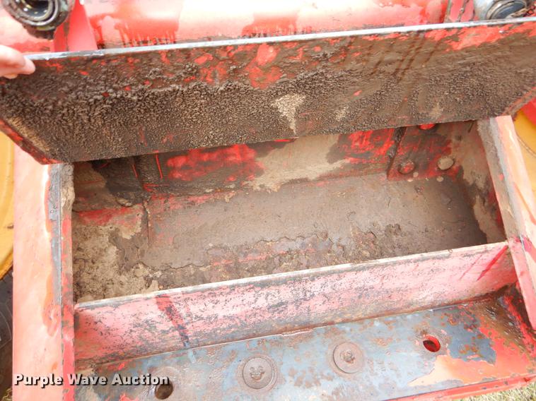 image for item EW9576 1975 Versatile 800 4WD tractor