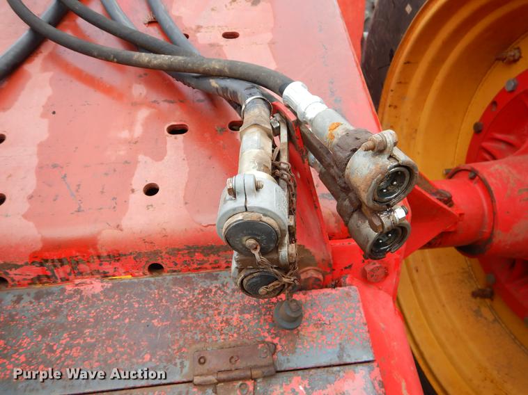 image for item EW9576 1975 Versatile 800 4WD tractor