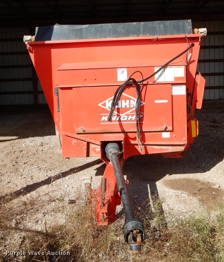 image for item EW9588 Kuhn Knight Slinger 8124 manure spreader