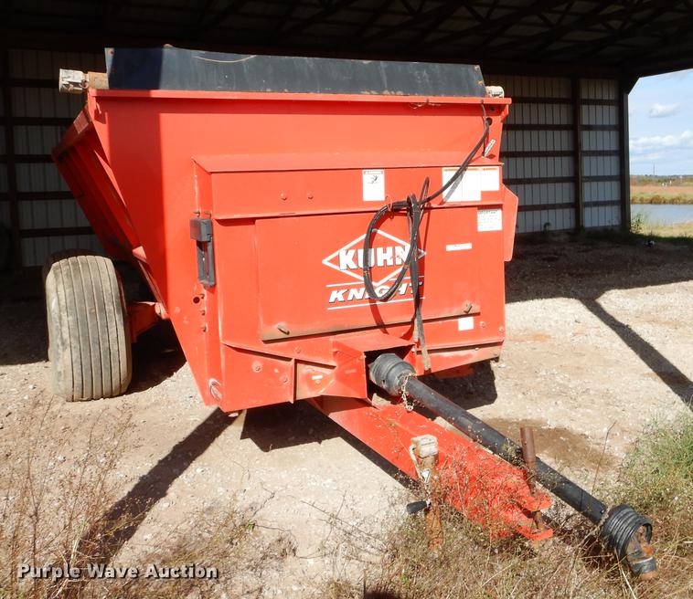 image for item EW9588 Kuhn Knight Slinger 8124 manure spreader