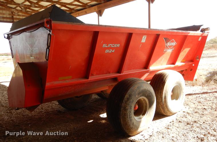 image for item EW9588 Kuhn Knight Slinger 8124 manure spreader
