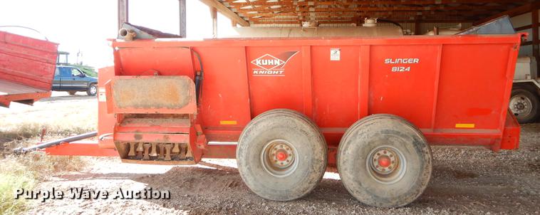 image for item EW9588 Kuhn Knight Slinger 8124 manure spreader