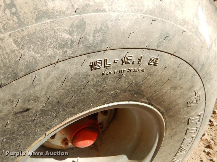 image for item EW9588 Kuhn Knight Slinger 8124 manure spreader