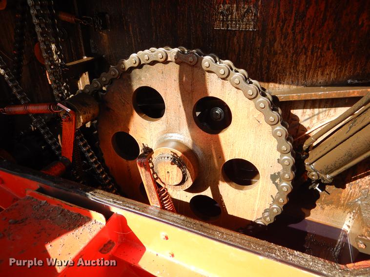 image for item EW9588 Kuhn Knight Slinger 8124 manure spreader