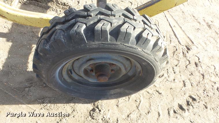 image for item FI9376 Tumblebug hay dolly