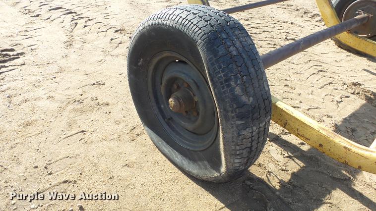 image for item FI9376 Tumblebug hay dolly