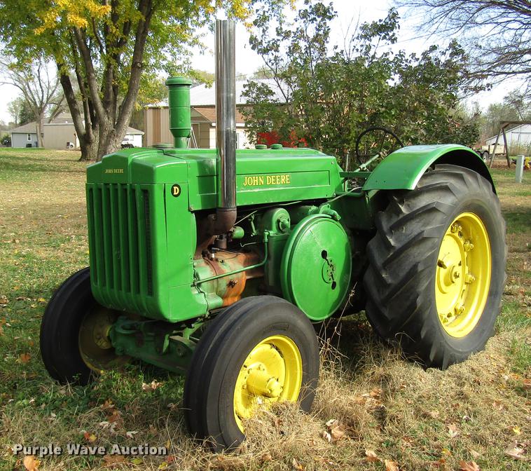 image for item FJ9551 John Deere D tractor