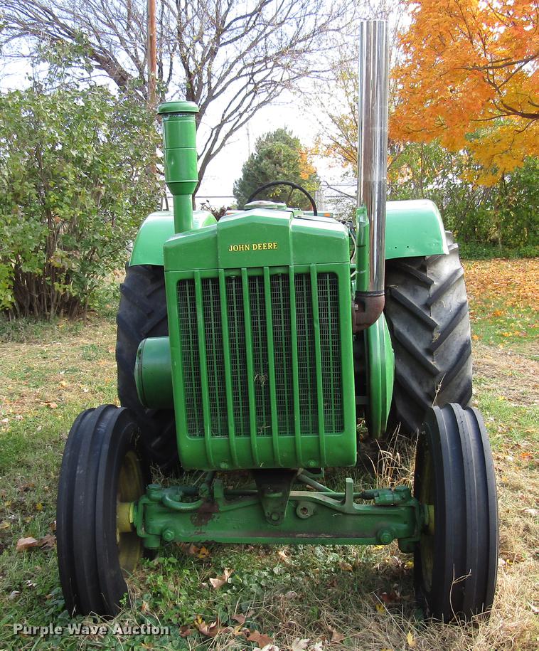 image for item FJ9551 John Deere D tractor