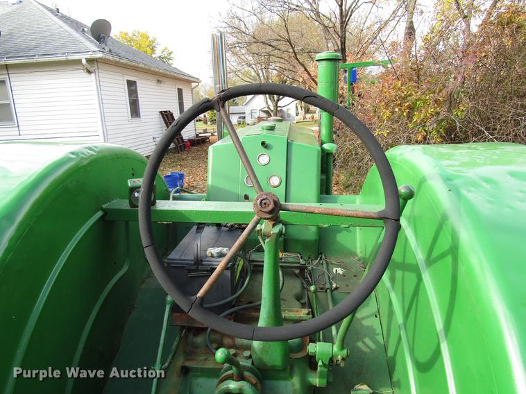 image for item FJ9551 John Deere D tractor