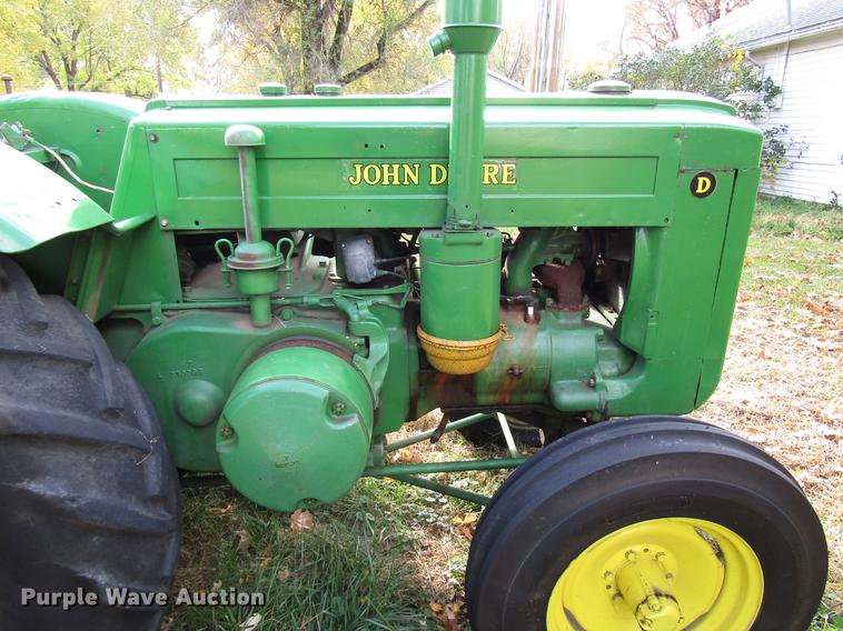 image for item FJ9551 John Deere D tractor