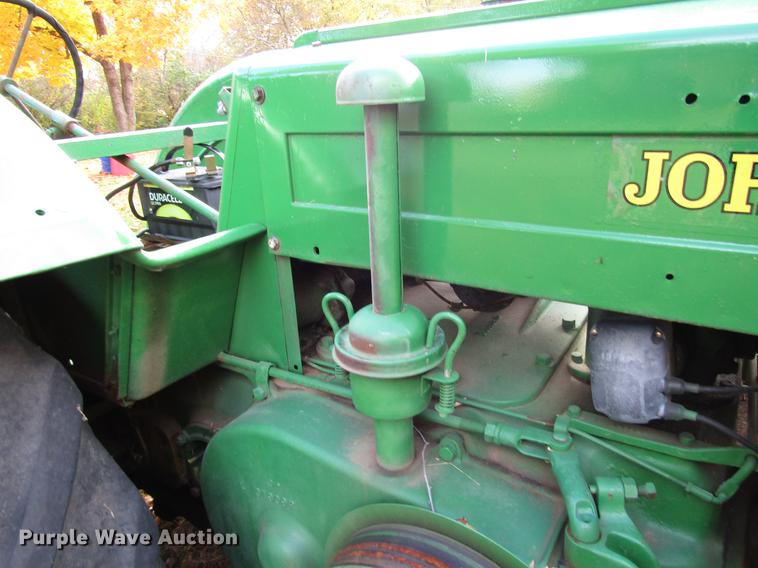image for item FJ9551 John Deere D tractor