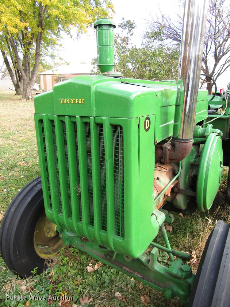 image for item FJ9551 John Deere D tractor