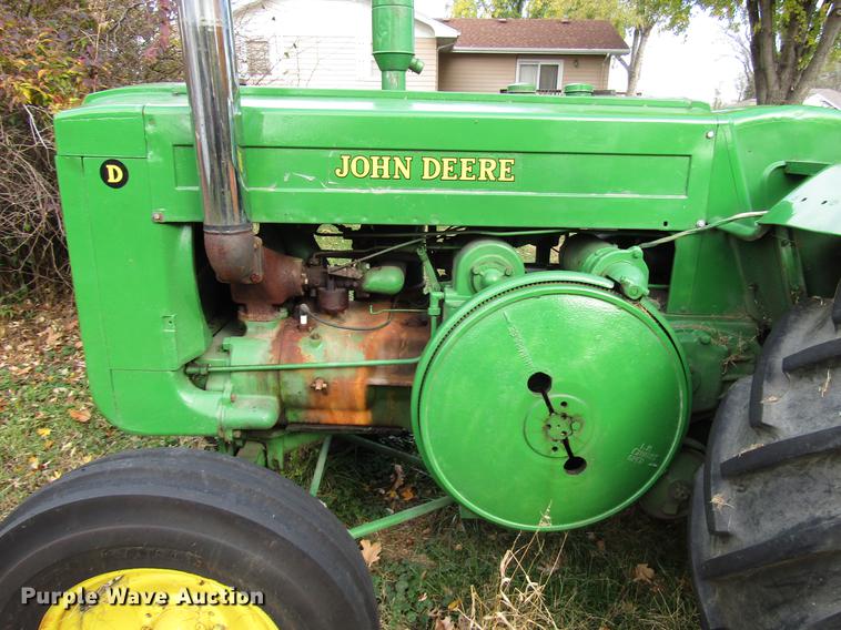 image for item FJ9551 John Deere D tractor