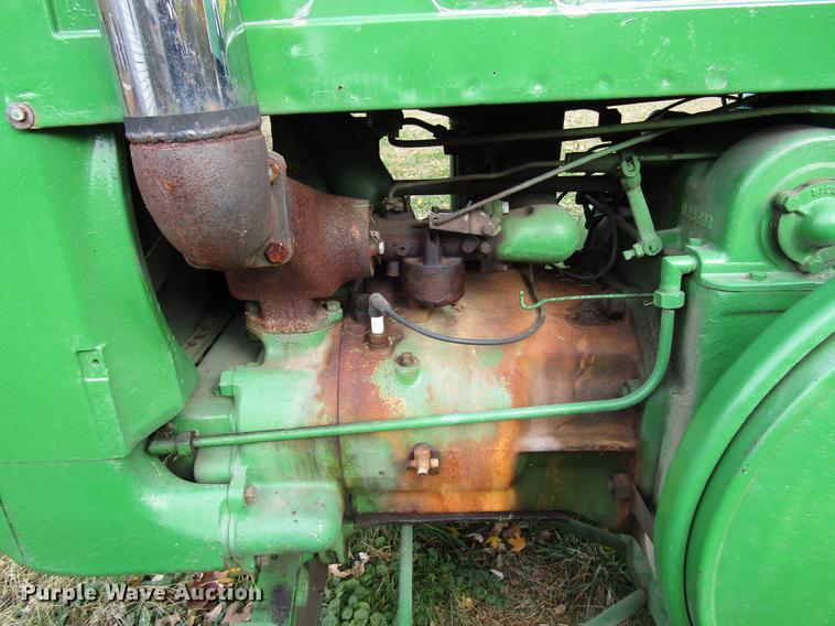 image for item FJ9551 John Deere D tractor