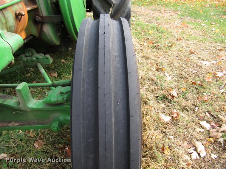 image for item FJ9551 John Deere D tractor