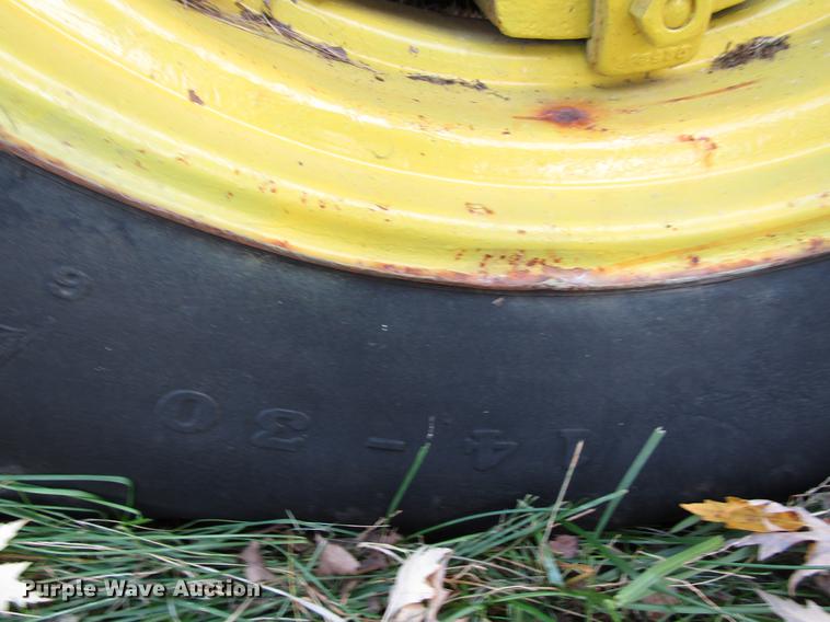 image for item FJ9551 John Deere D tractor