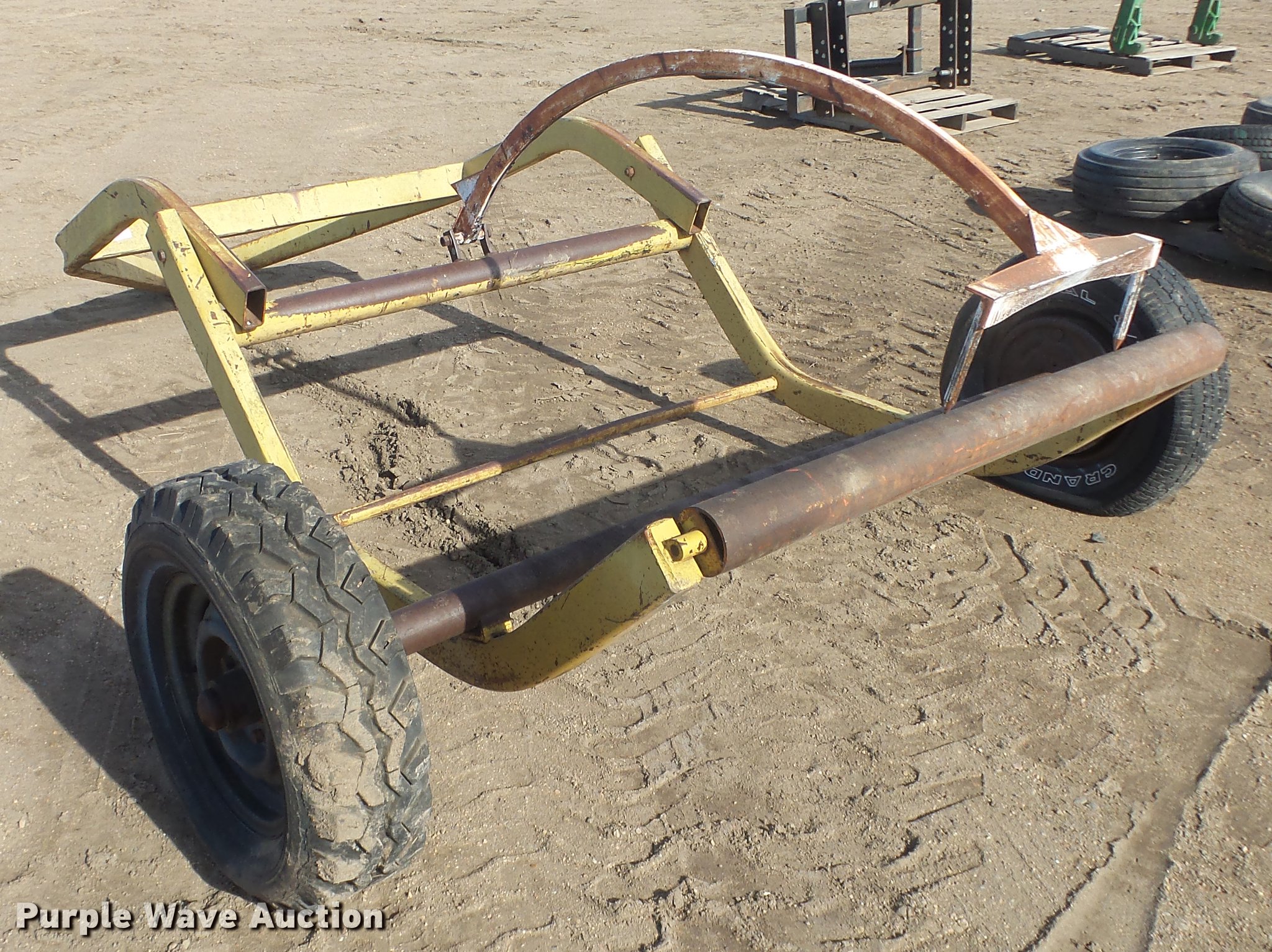 Tumblebug hay dolly in Kinsley, KS Item FI9376 sold Purple Wave