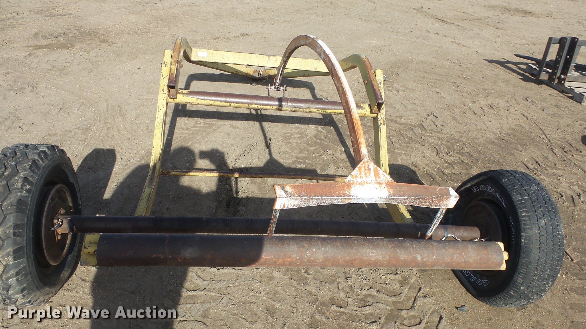 Tumblebug hay dolly in Kinsley, KS Item FI9376 sold Purple Wave