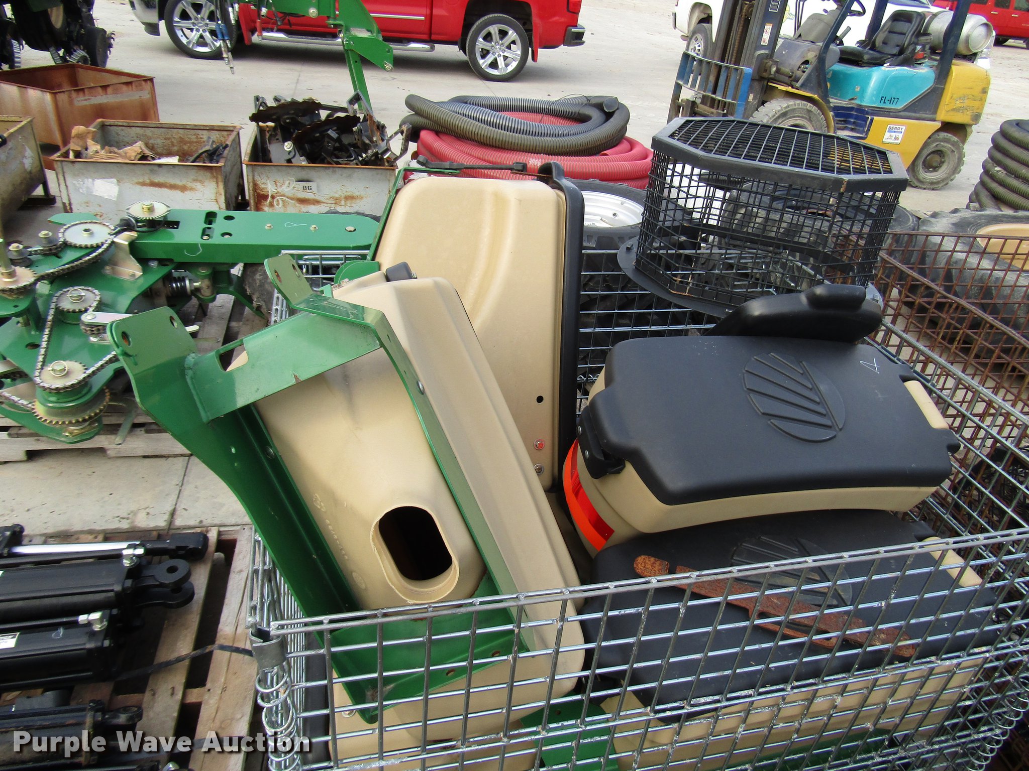 (26) hoppers in Assaria, KS Item FJ9583 sold Purple Wave