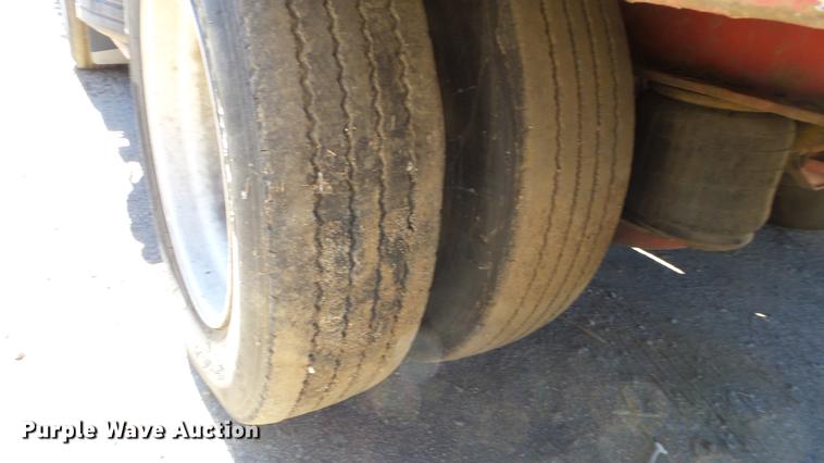 image for item DG2750 1986 Great Dane drop deck trailer