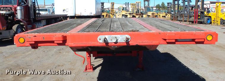 image for item DG2751 2001 Trail King TK70LCS-452 drop deck trailer