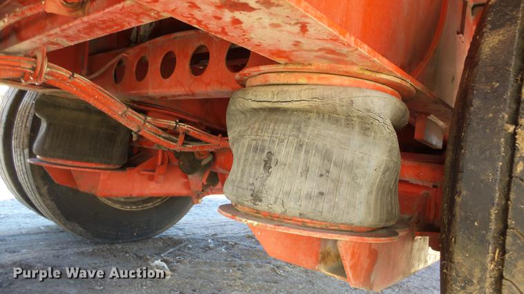 image for item DG2751 2001 Trail King TK70LCS-452 drop deck trailer