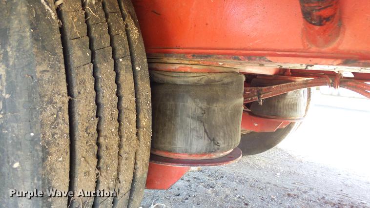 image for item DG2751 2001 Trail King TK70LCS-452 drop deck trailer