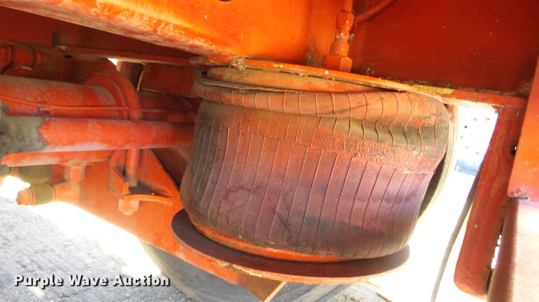 image for item DG2751 2001 Trail King TK70LCS-452 drop deck trailer