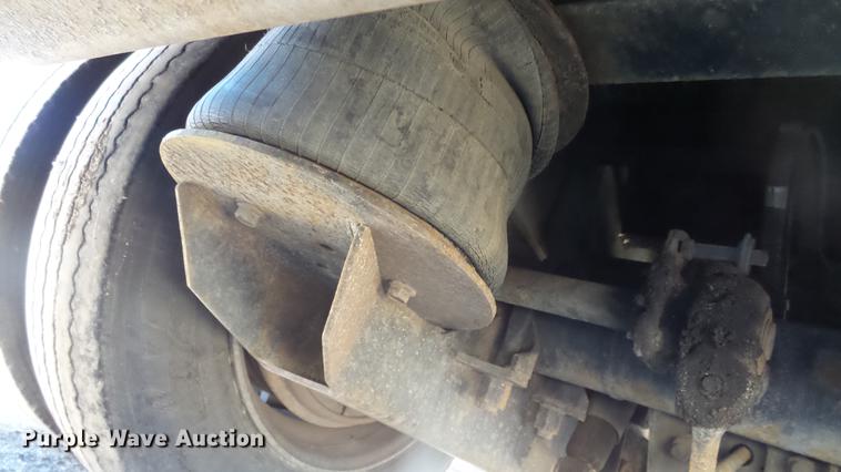 image for item DG2752 1999 Transcraft DTL2000 drop deck trailer