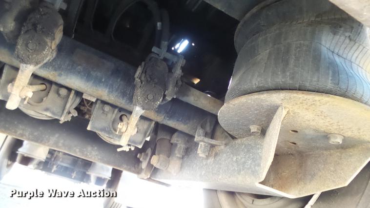 image for item DG2752 1999 Transcraft DTL2000 drop deck trailer