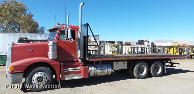 image for item DG2754 1989 Peterbilt 377 rollback truck