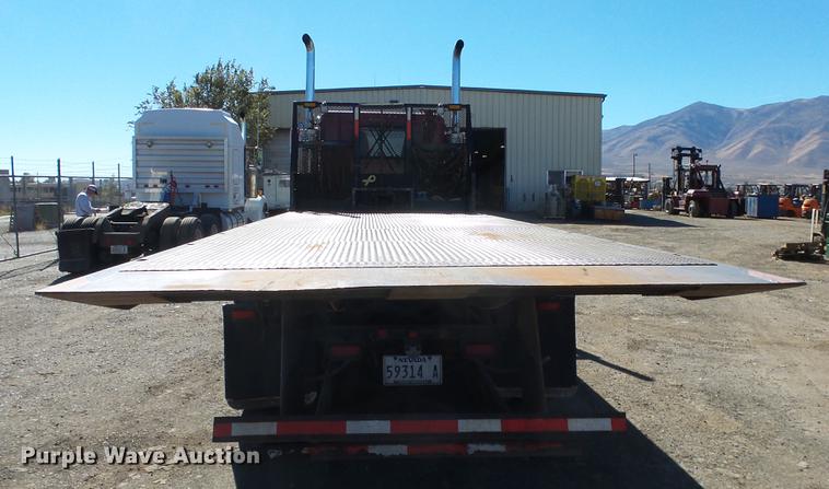 image for item DG2754 1989 Peterbilt 377 rollback truck