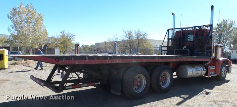 image for item DG2754 1989 Peterbilt 377 rollback truck