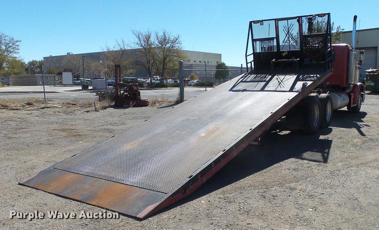 image for item DG2754 1989 Peterbilt 377 rollback truck