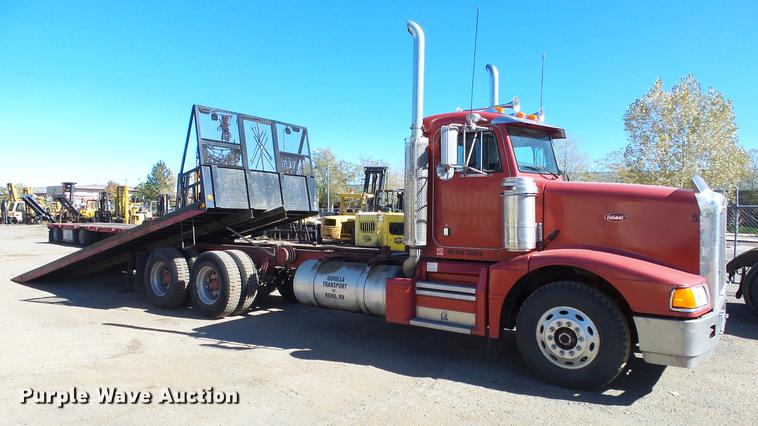 image for item DG2754 1989 Peterbilt 377 rollback truck