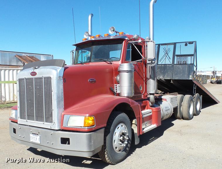 image for item DG2754 1989 Peterbilt 377 rollback truck