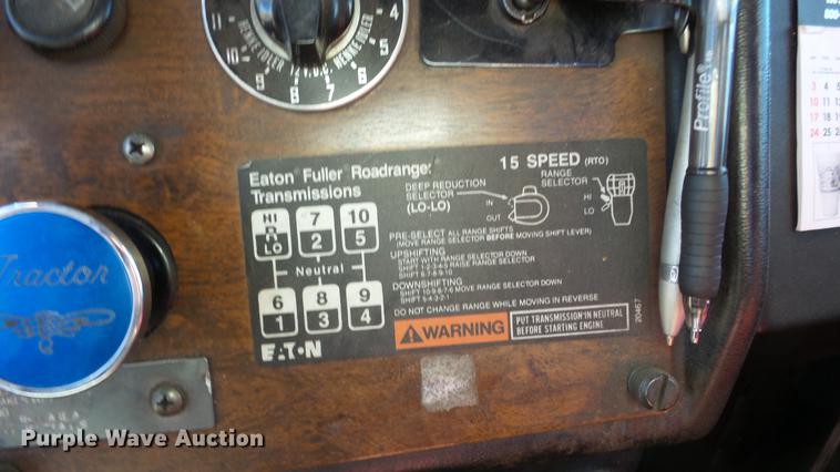 image for item DG2754 1989 Peterbilt 377 rollback truck